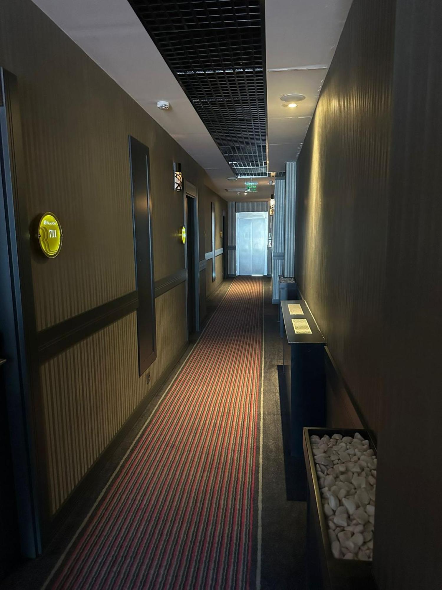 Ramada By Wyndham מלון